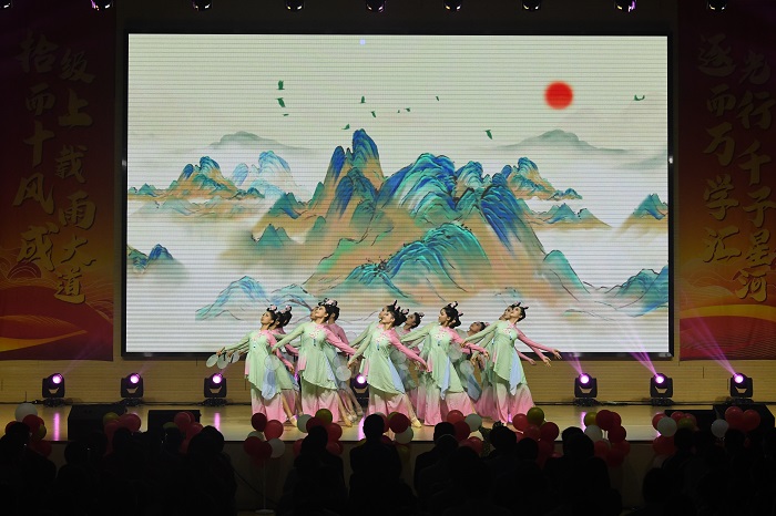 1762823181000037714.jpg 12.淡妆浓抹.jpg