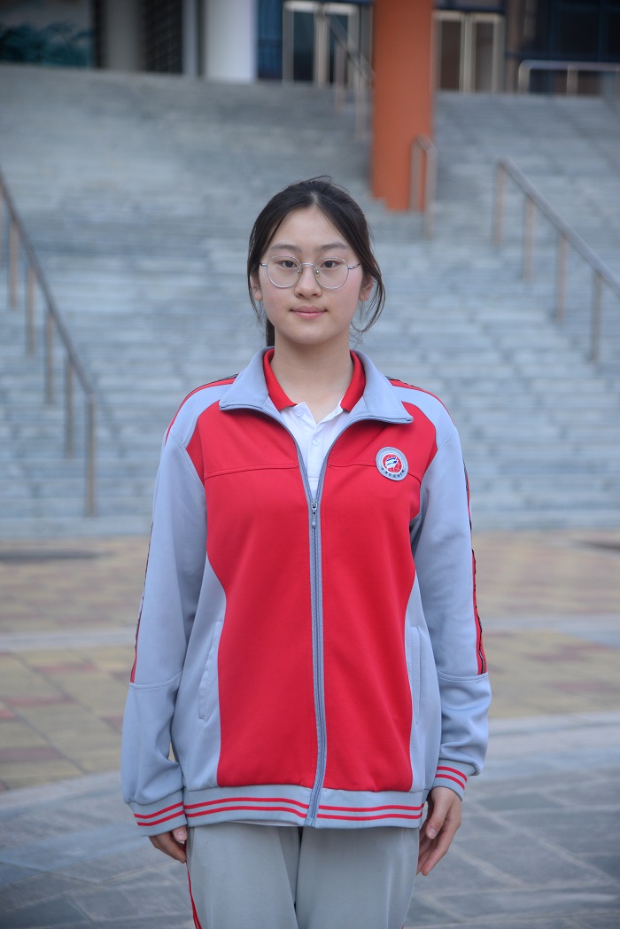 1.李依菲.jpg